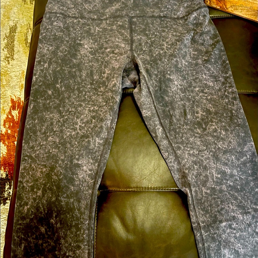 Lulu leggings wire twice! Beautiful gray